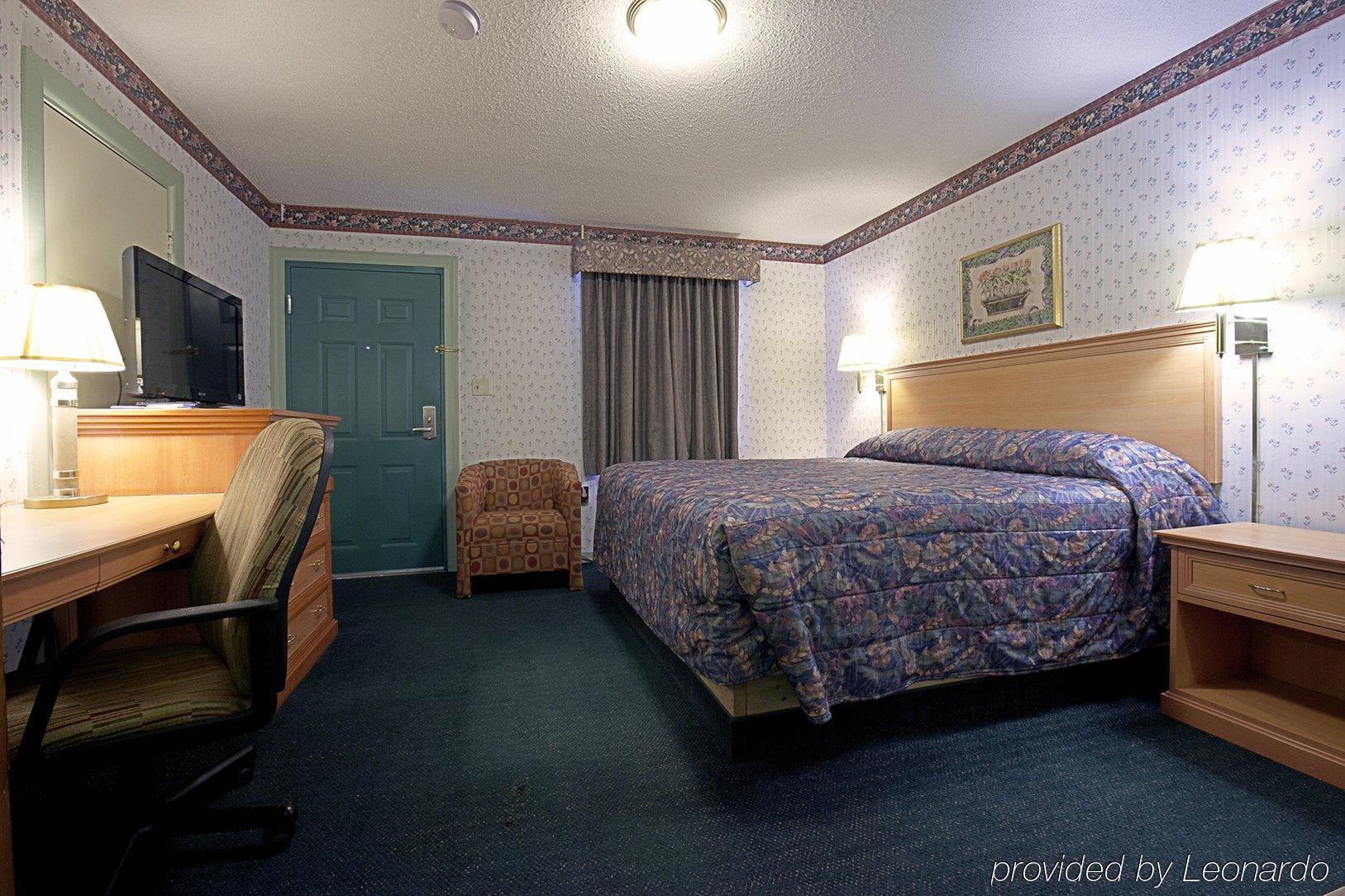 Bay Side Inn & Suites Абърдийн Стая снимка